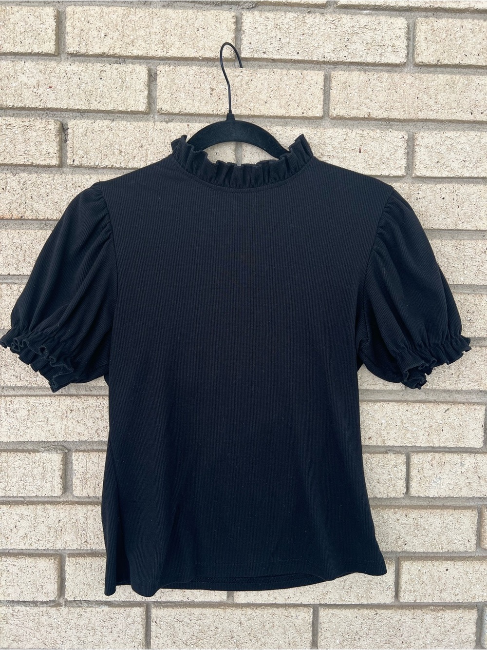 H&M Black Ribbed Ruffle Neck Puff Sleeve Top - Women's